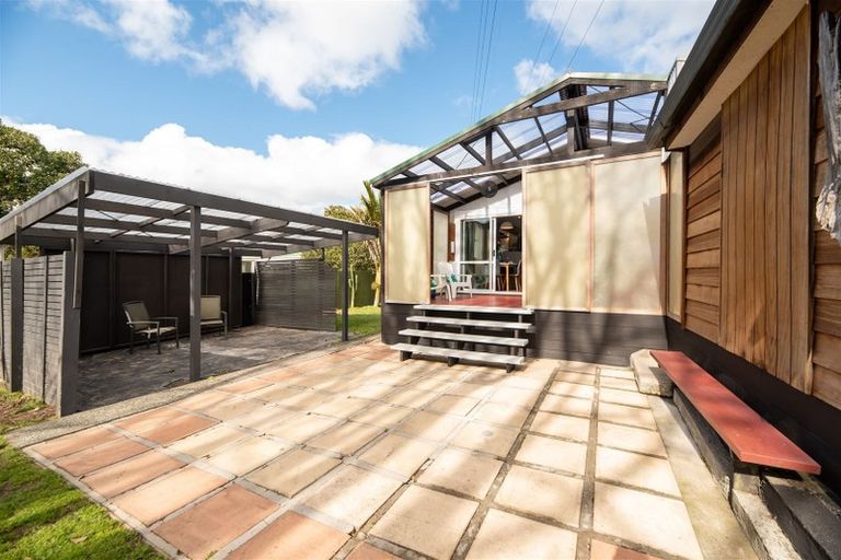 Photo of property in 130 Triangle Road, Massey, Auckland, 0614