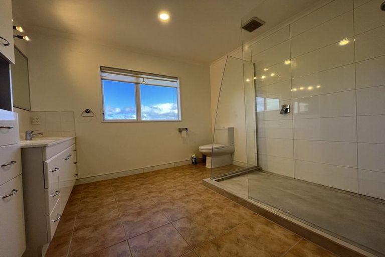 Photo of property in 33 Pendennis Point, Camborne, Porirua, 5026