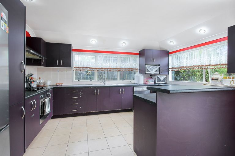 Photo of property in 20a St Leonards Road, Kelston, Auckland, 0602