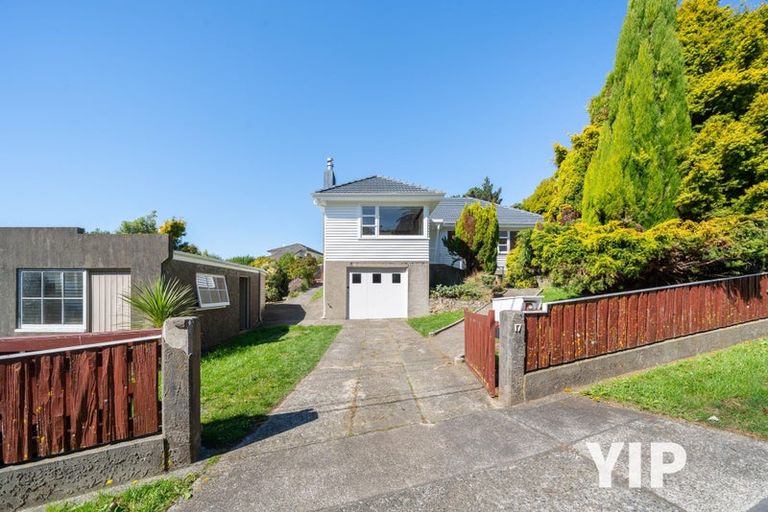 Photo of property in 17 Hollies Crescent, Johnsonville, Wellington, 6037