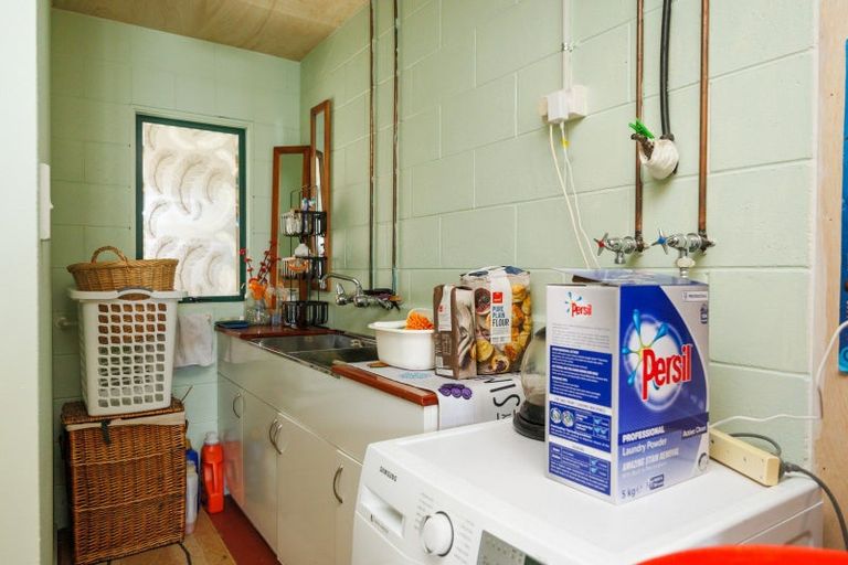 Photo of property in 1931 Parewanui Road, Parewanui, Bulls, 4894