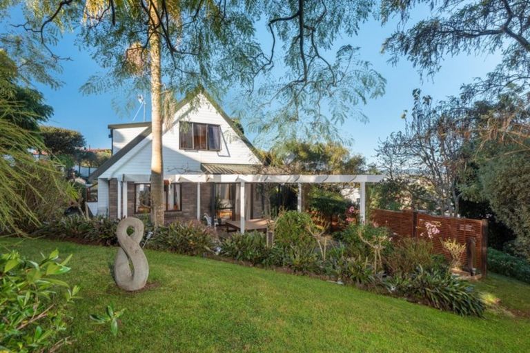 Photo of property in 17 Pokapu Place, Bethlehem, Tauranga, 3110