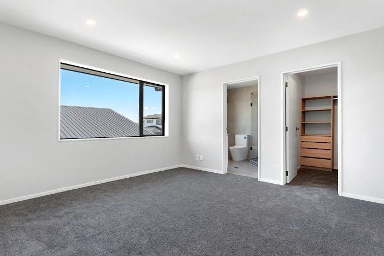 Photo of property in 17 Paihere Street, Huapai, Kumeu, 0810