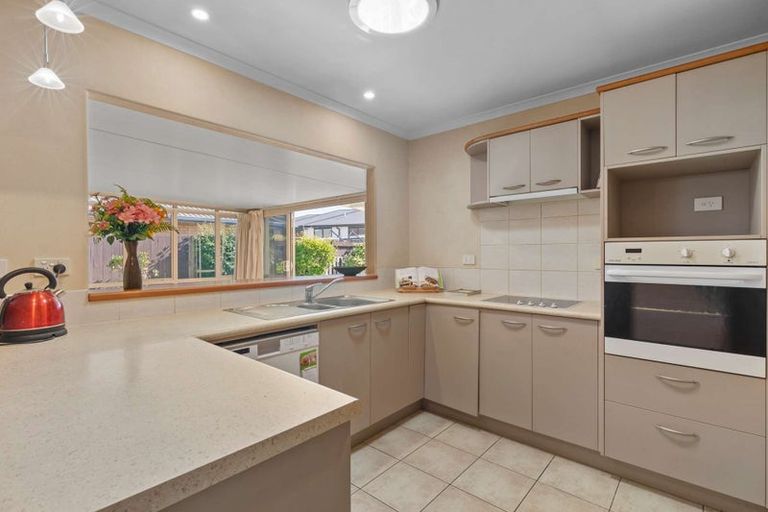 Photo of property in 9 Mcleod Place, Papamoa Beach, Papamoa, 3118