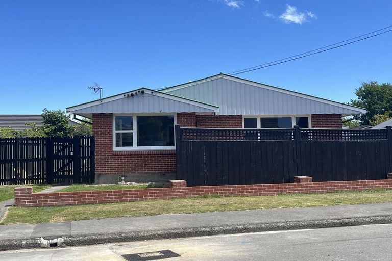 Photo of property in 16 Joyce Crescent, Ilam, Christchurch, 8041