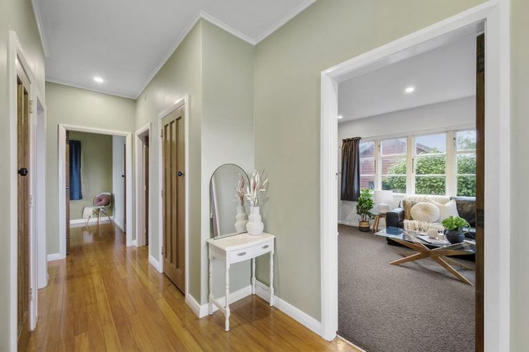 Photo of property in 25 Bould Street, Johnsonville, Wellington, 6037