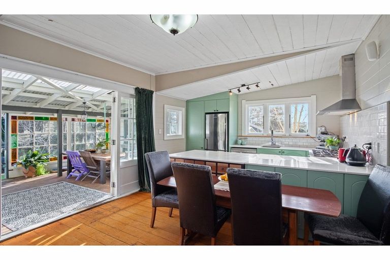 Photo of property in 404 Awhitu Central Road, Awhitu, Waiuku, 2684