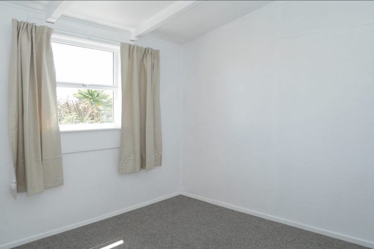 Photo of property in 25 Hemara Street, Waikanae Beach, Waikanae, 5036