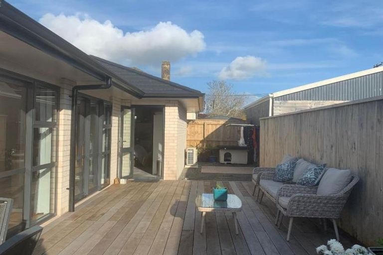 Photo of property in 25b Karaka Street, Merrilands, New Plymouth, 4312