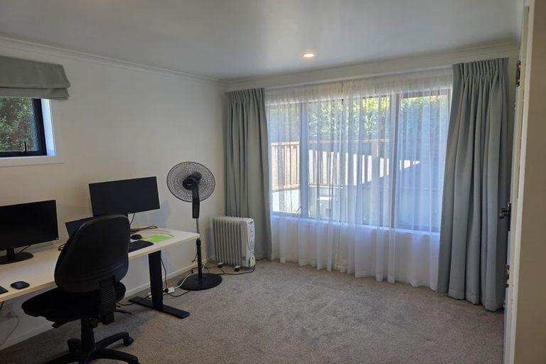 Photo of property in 17 Tauroa Road, Havelock North, 4130