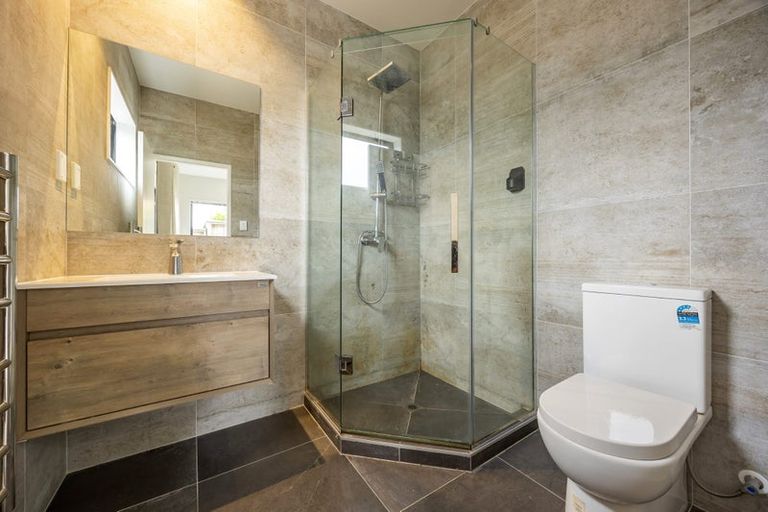 Photo of property in 15 Ropere Street, Kumeu, 0810