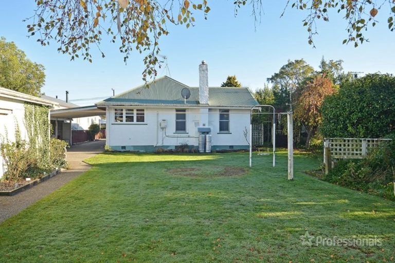 Photo of property in 12 Dixon Street, Carterton, 5713