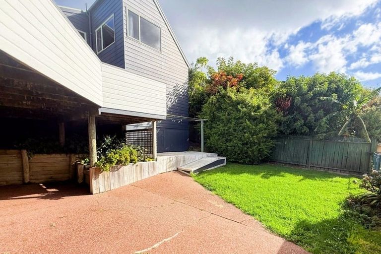 Photo of property in 8 Ngahere Views, Orewa, 0931
