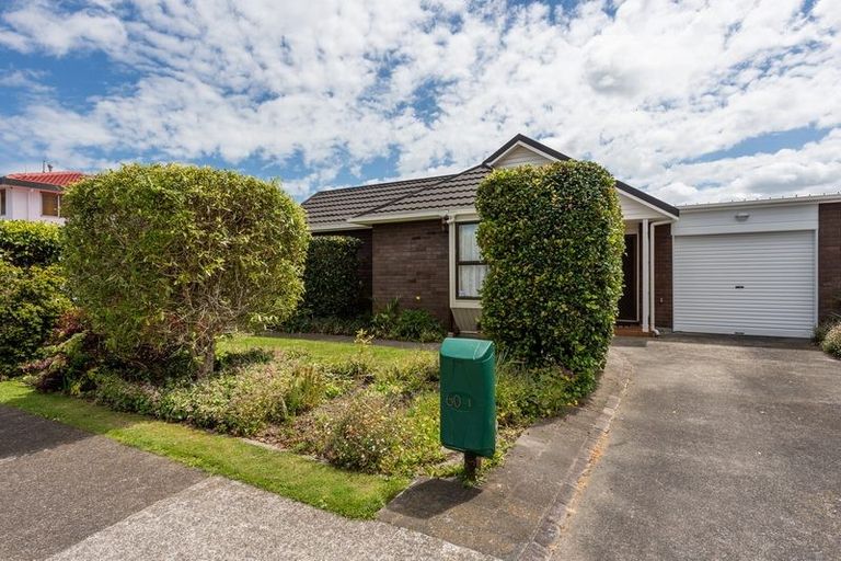 Photo of property in 1/60 Garden Road, Avalon, Lower Hutt, 5011