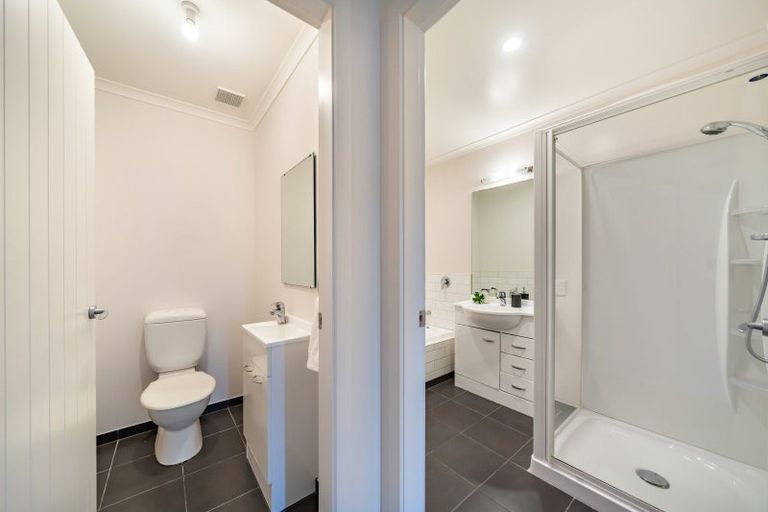 Photo of property in 42a Landsdowne Terrace, Karori, Wellington, 6012