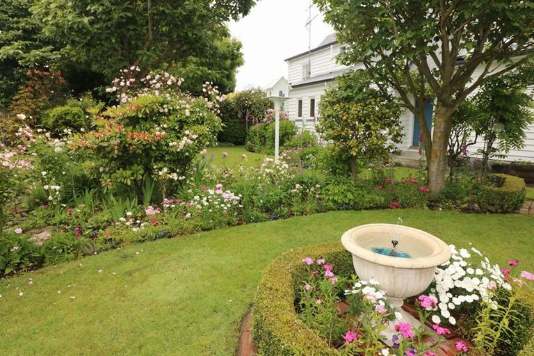 Photo of property in 19 Mona Square, Ashburton, 7700