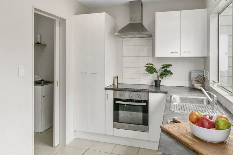 Photo of property in 3/8 Waldie Grove, Avalon, Lower Hutt, 5011