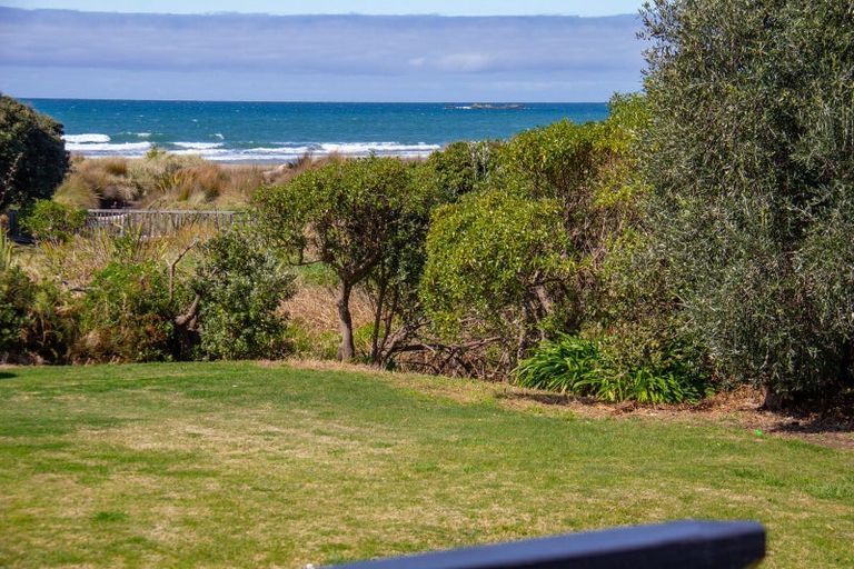Photo of property in 3 Harapaki Road, Riversdale Beach, Masterton, 5872