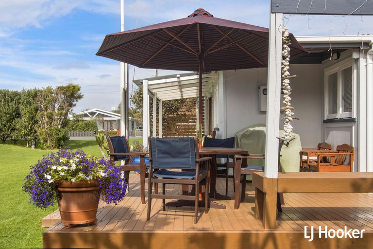 Photo of property in 10 Leo Street, Waihi Beach, 3611