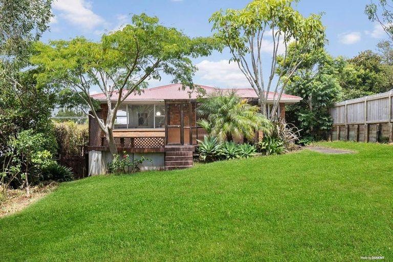 Photo of property in 122 Whangaparaoa Road, Red Beach, 0932
