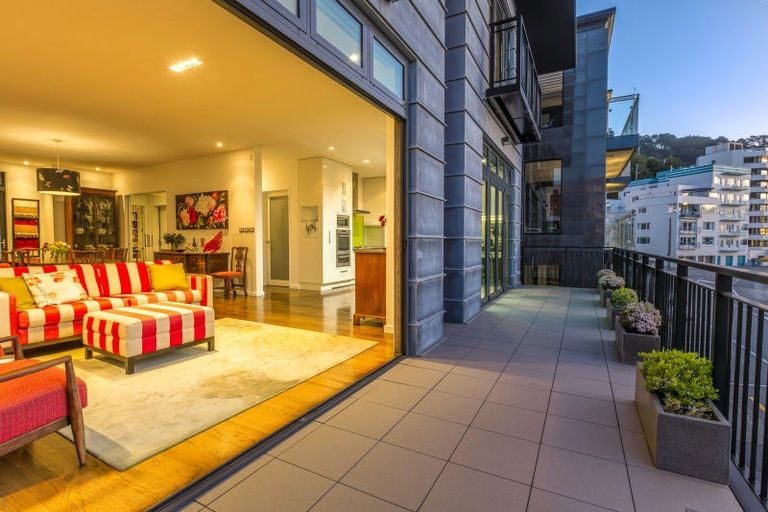 Photo of property in 286 Oriental Parade, Oriental Bay, Wellington, 6011