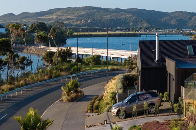 Photo of property in 13 Rangitahi Road, Raglan, 3225