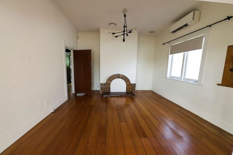 Photo of property in 189 Titirangi Road, Titirangi, Auckland, 0604