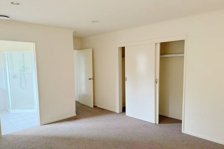 Photo of property in 102a Wharf Road, Te Atatu Peninsula, Auckland, 0610