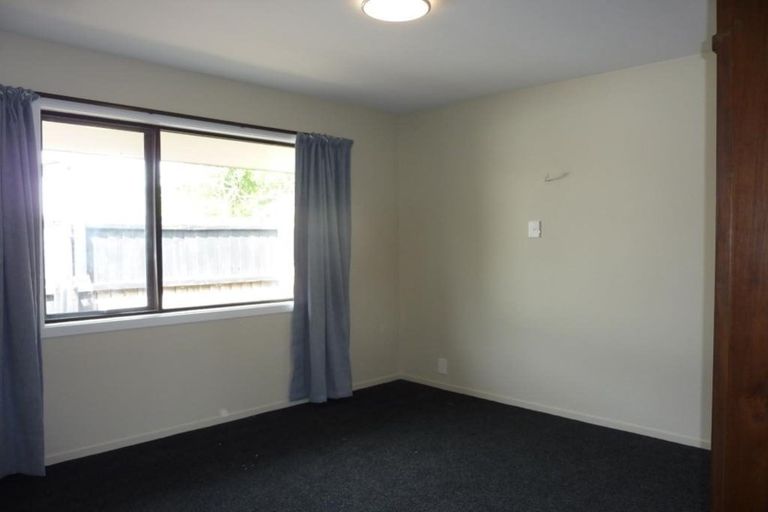 Photo of property in 2/21 Finsbury Street, Islington, Christchurch, 8042