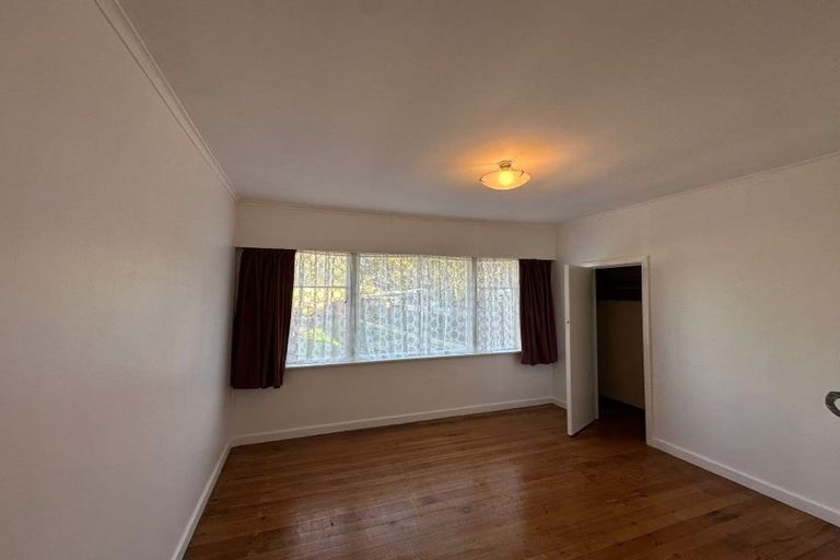 Photo of property in 129 Riverpark Crescent, Henderson, Auckland, 0610