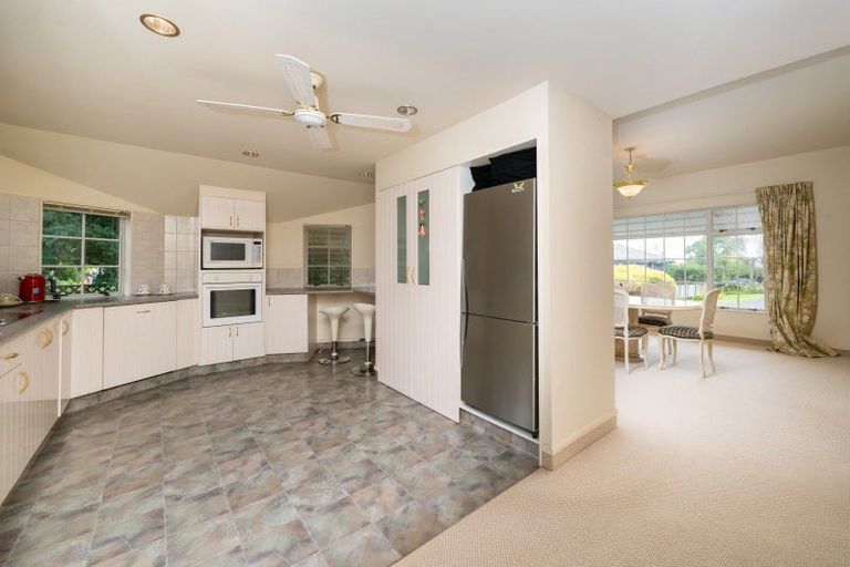 Photo of property in 26 Tauroa Road, Havelock North, 4130