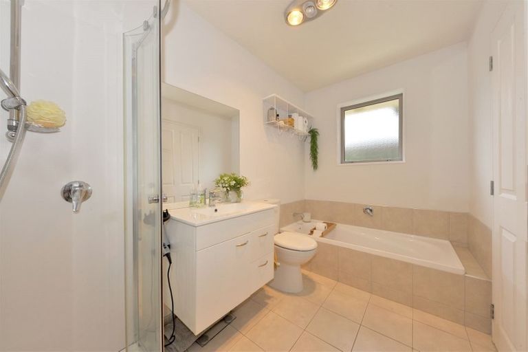 Photo of property in 2/36 Tuckers Road, Redwood, Christchurch, 8051