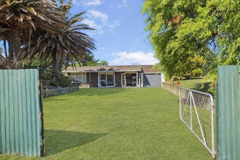Photo of property in 40 Pratt Avenue, Foxton Beach, Foxton, 4815