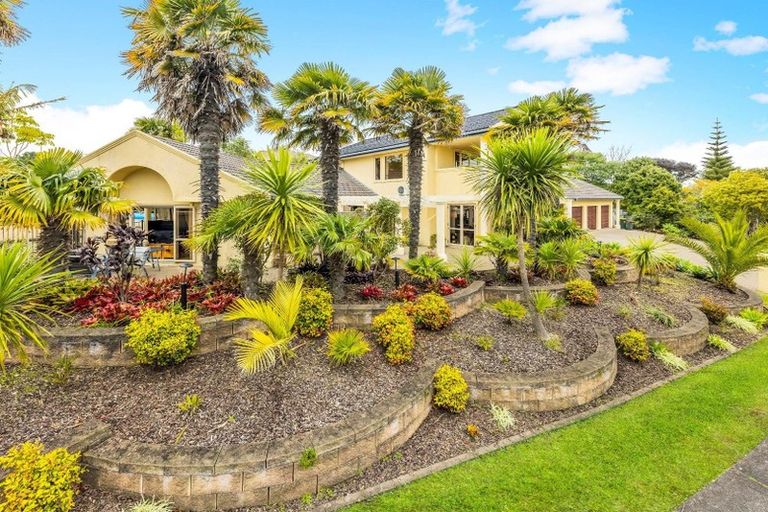 Photo of property in 2 Anaheim Boulevard, Shamrock Park, Auckland, 2016