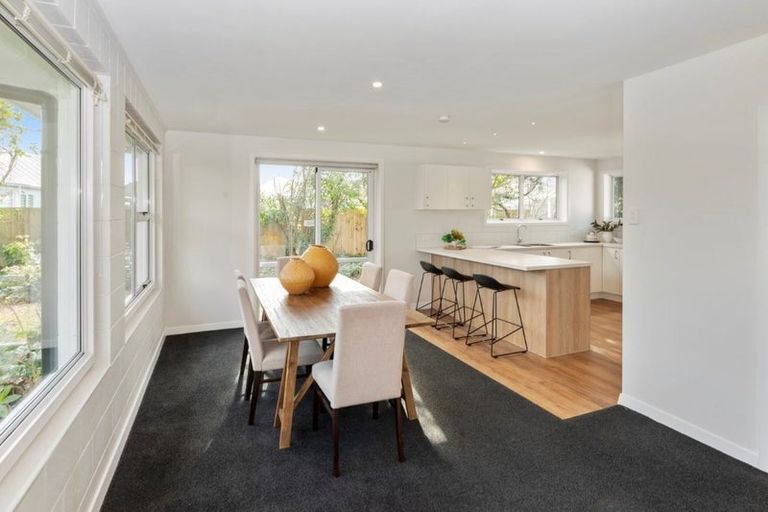 Photo of property in 8a Rosedale Place, Avonhead, Christchurch, 8042