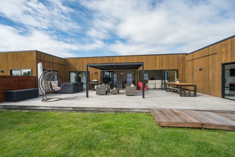 Photo of property in 12 Puketutu Grove, Motueka, 7120
