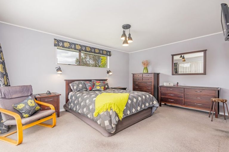 Photo of property in 18 Truscott Grove, Awapuni, Palmerston North, 4412