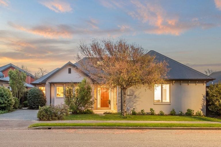 Photo of property in 69 Jeffreys Road, Fendalton, Christchurch, 8052