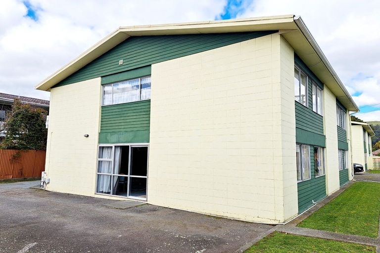 Photo of property in 102 Martin Street, Wallaceville, Upper Hutt, 5018