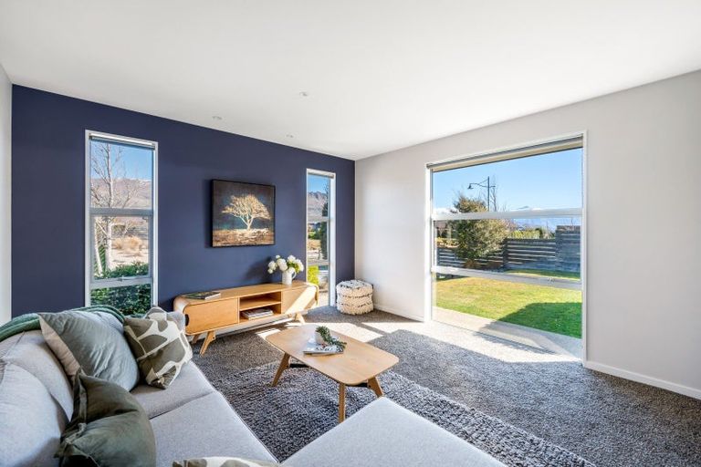 Photo of property in 11 Sunnyside Lane, Wanaka, 9305