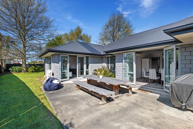 Photo of property in 18 Bateman Avenue, Bryndwr, Christchurch, 8053