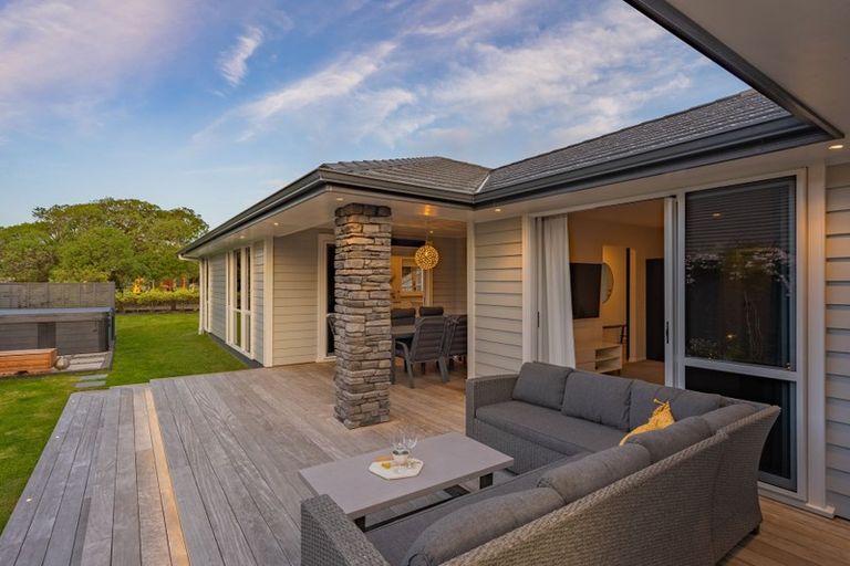 Photo of property in 3 Barbaras Way, Waikanae Beach, Waikanae, 5036