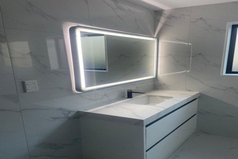 Photo of property in 66a West Harbour Drive, West Harbour, Auckland, 0618