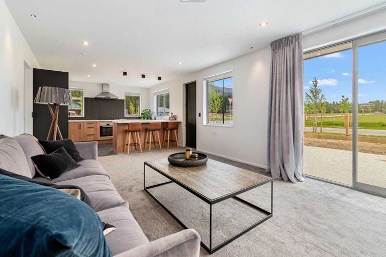 Photo of property in 6 Dingle Street, Lake Hawea, 9382