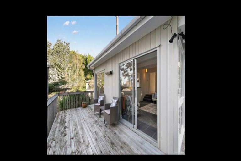 Photo of property in 1/7 Odette Road, Totara Vale, Auckland, 0629