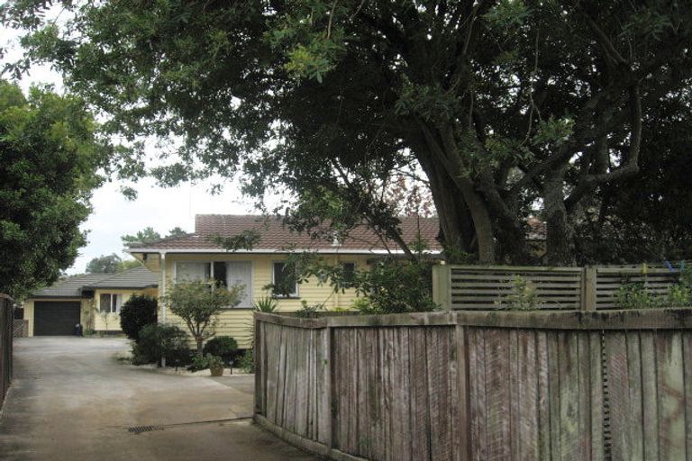 Photo of property in 2/21 Robert Allan Way, Pakuranga Heights, Auckland, 2010