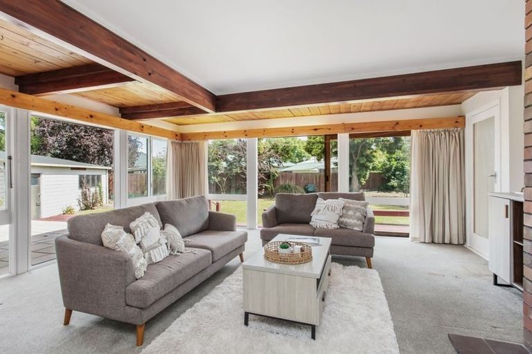 Photo of property in 19 Tenby Place, Avondale, Christchurch, 8061