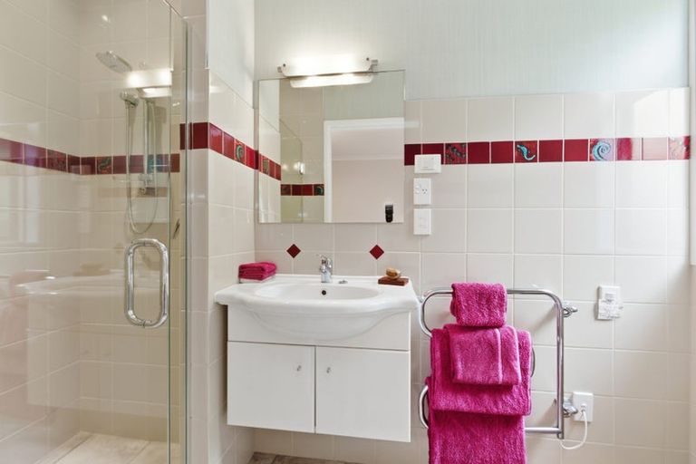 Photo of property in 10 Fairway Avenue, Mount Maunganui, 3116