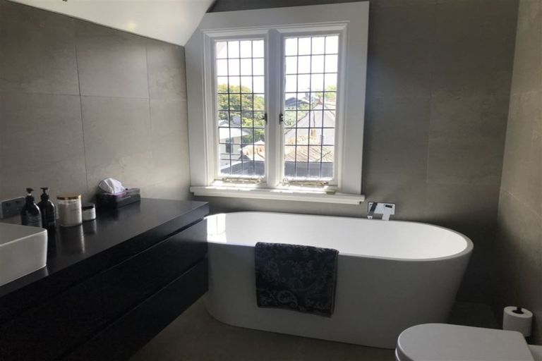 Photo of property in 35 Knowles Street, St Albans, Christchurch, 8052