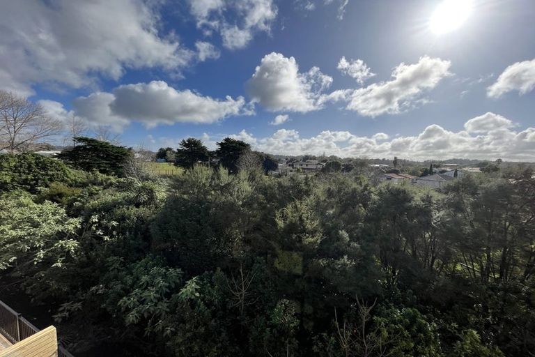 Photo of property in 2/125b Metcalfe Road, Ranui, Auckland, 0612